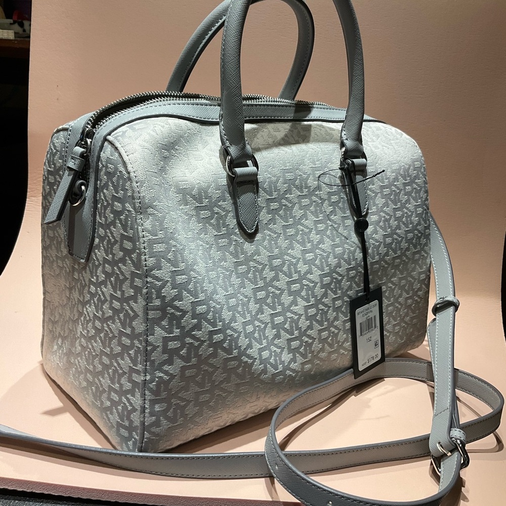 DKNY BRYANT PARK LG DUFF R24DFV96 Gym